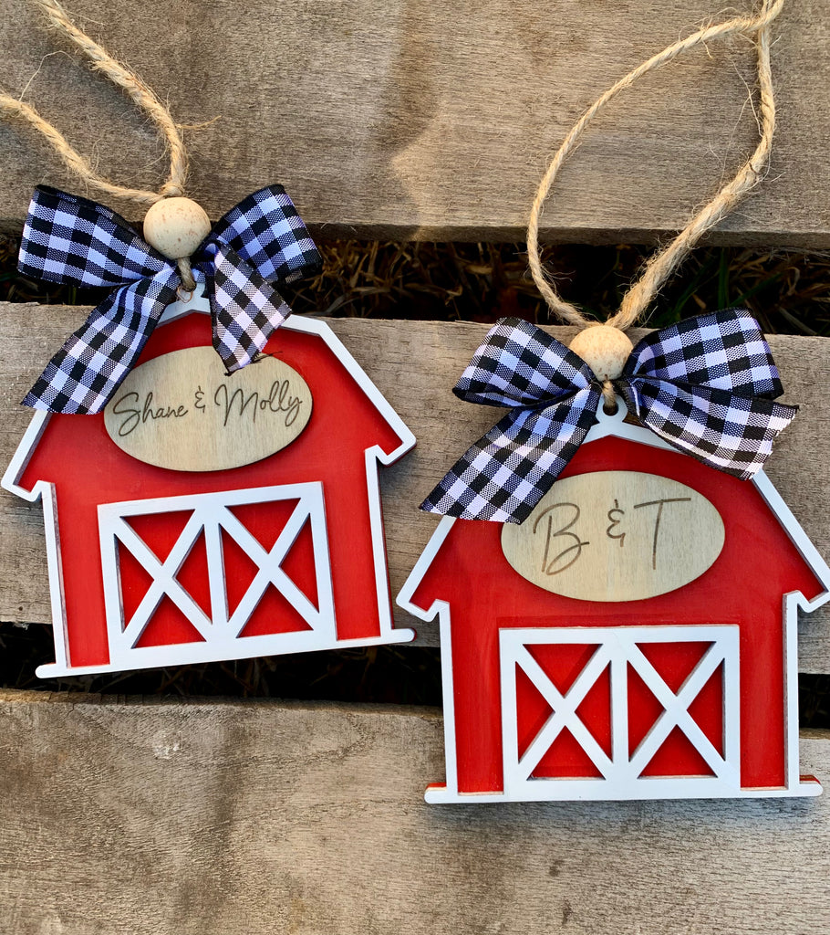Wooden Red Barn Ornament | Personalized Country Christmas Decor with Custom Family Name Hanging Gingham Ribbon
