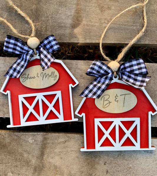 Wooden Red Barn Ornament | Personalized Country Christmas Decor with Custom Family Name Hanging Gingham Ribbon